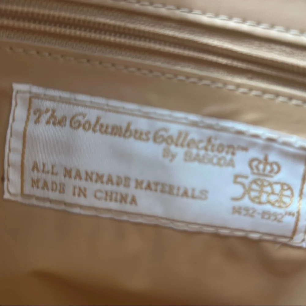 The Columbus Collection by Bagoda VTG Leather Messenger Bag